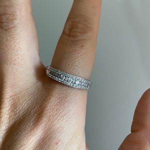 10k White Gold with 0.50 carats Diamond Ring